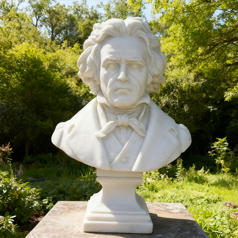 Tượng bán thân điêu khắc bằng đá cẩm thạch theo chủ đề Beethoven
