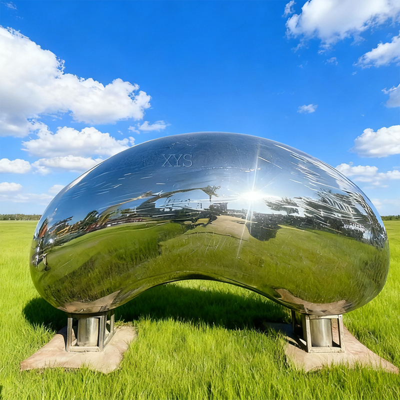 Điêu khắc trừu tượng Cloud Pod Mirror